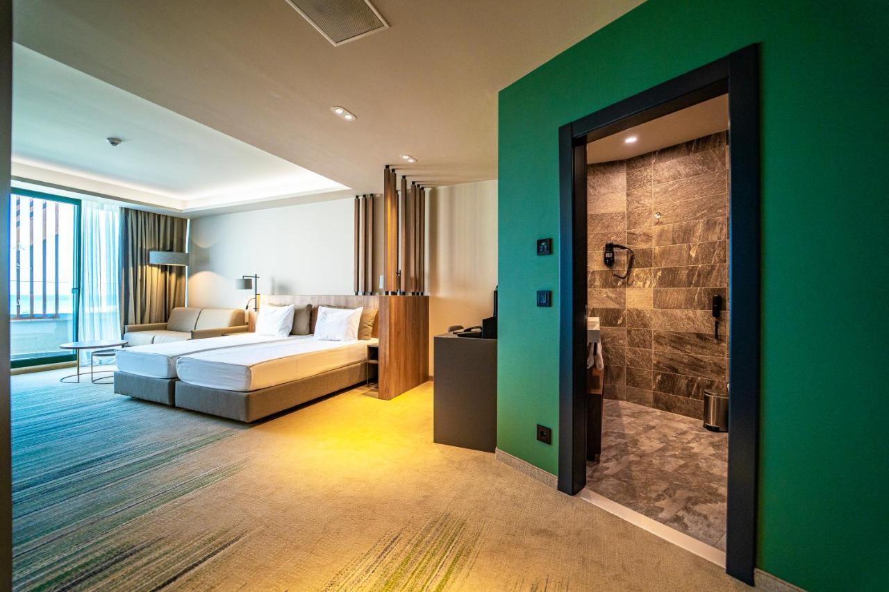 Hvd Reina Del Mar - Premium Service & Free Parking Hotel
